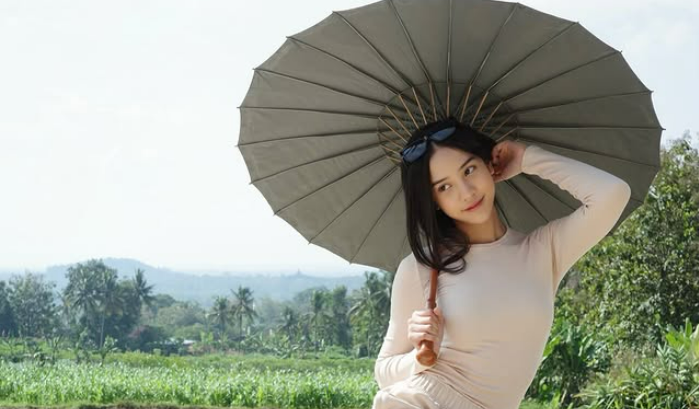 Di Balik Senyumnya, Anya Geraldine Simpan Luka Mendalam Akibat Perceraian Orang Tua
